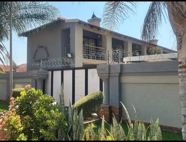 1 BEDROOM PROPERTY TO RENT IN MAHWELERENG